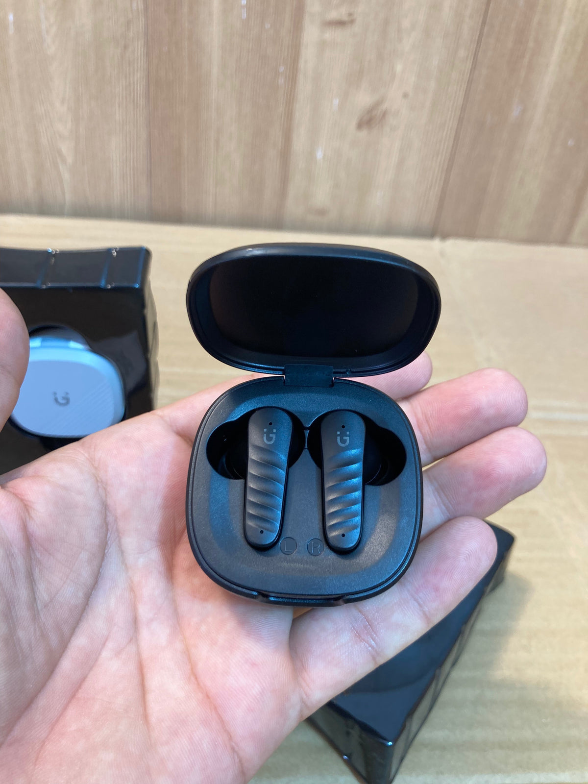 GIONEE Original Premium Quality Sound AirPods-Earbuds - Imported