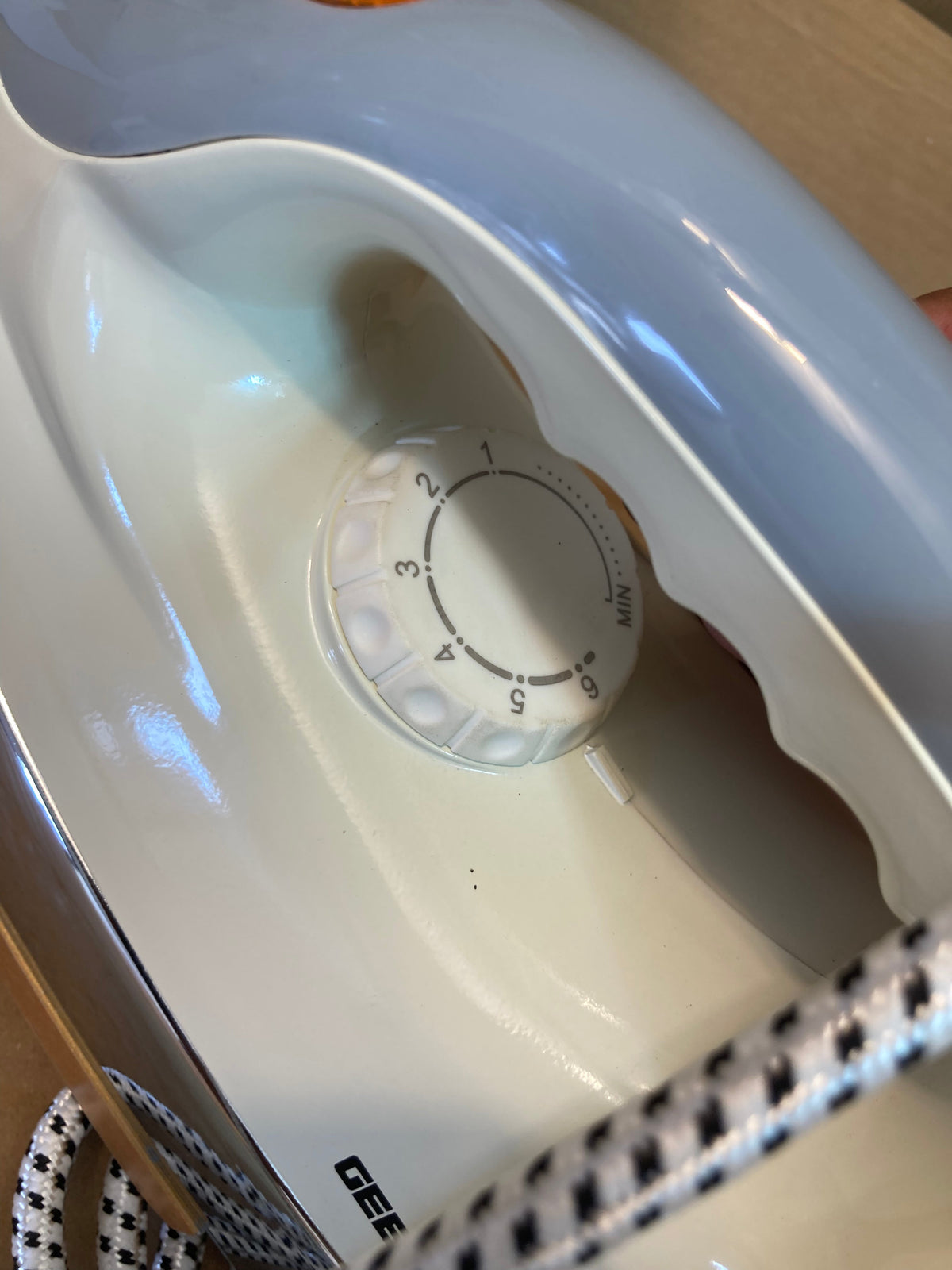 Geepas Heavy Weight Dry Iron 1200W